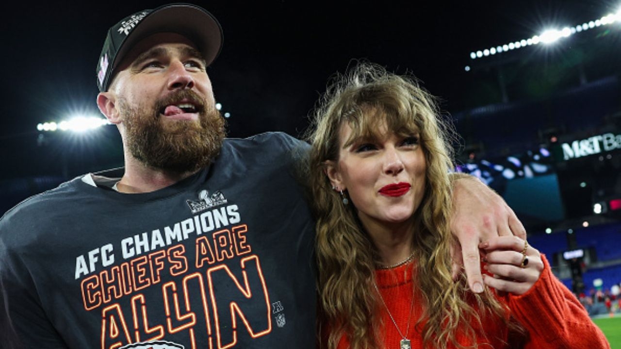 Taylor Swift e Travis Kelce participam de evento de gala em Las Vegas
