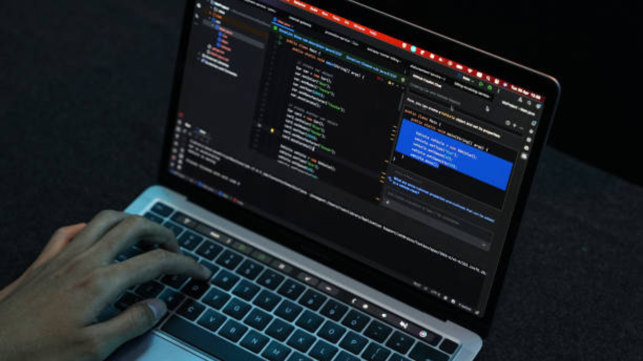 Jornais dos EUA processam Microsoft e OpenAI por violação de direitos autorais