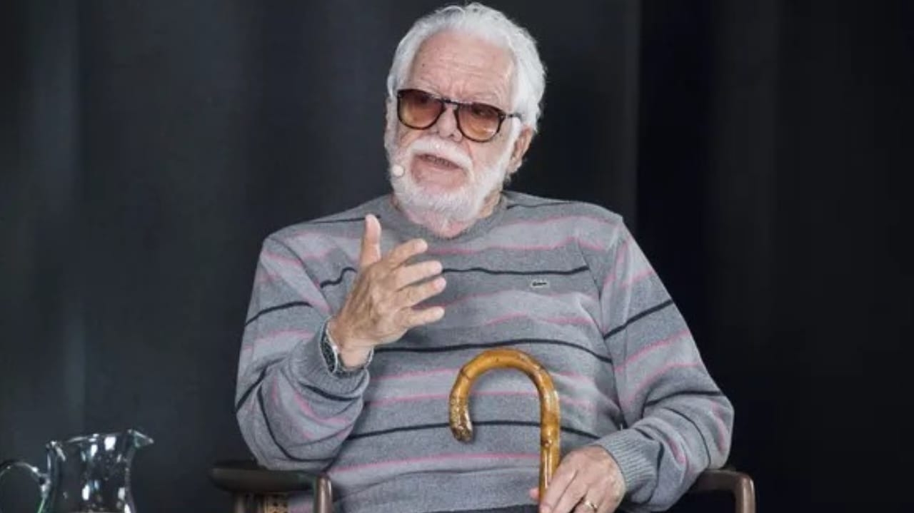 Diagnosticado com Parkinson, Manoel Carlos aparece em foto com sua filha