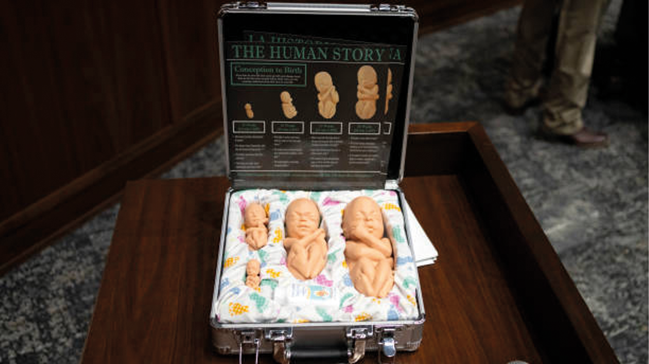 Senado do Arizona revoga lei de 1864 contra o aborto