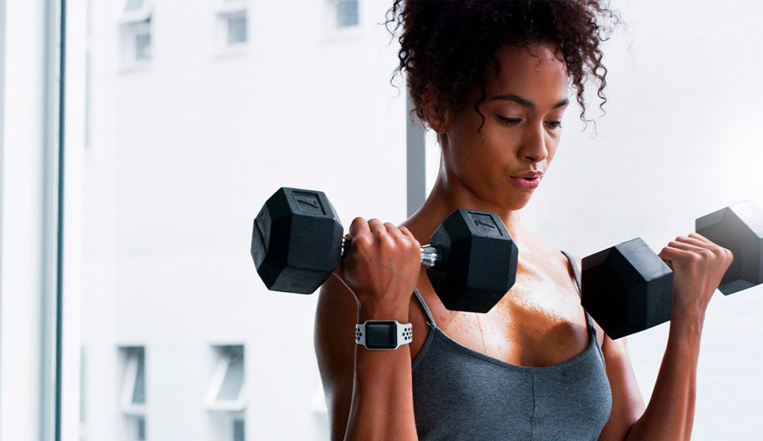 Porque você nunca deve usar maquiagem para malhar