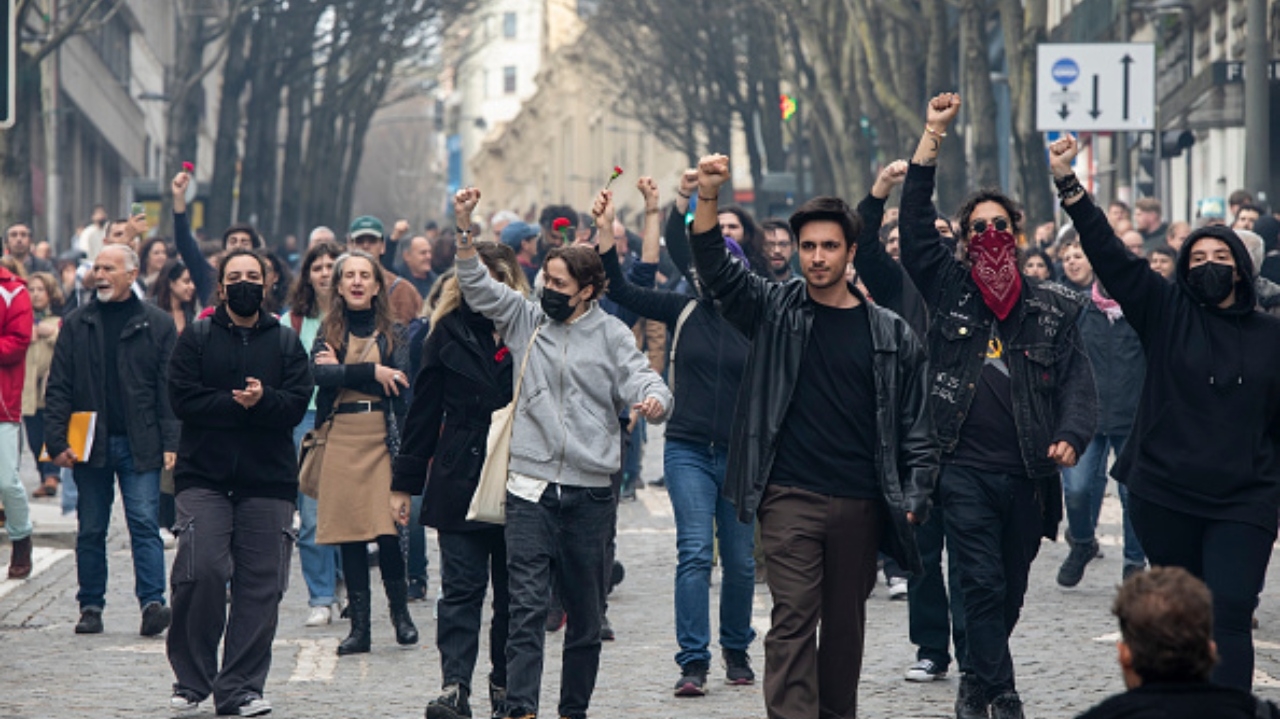 Ataques a imigrantes em Portugal leva população às ruas contra agressores