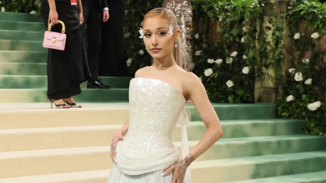 Ariana Grande arrasa no Met Gala 2024 com uma performance sublime