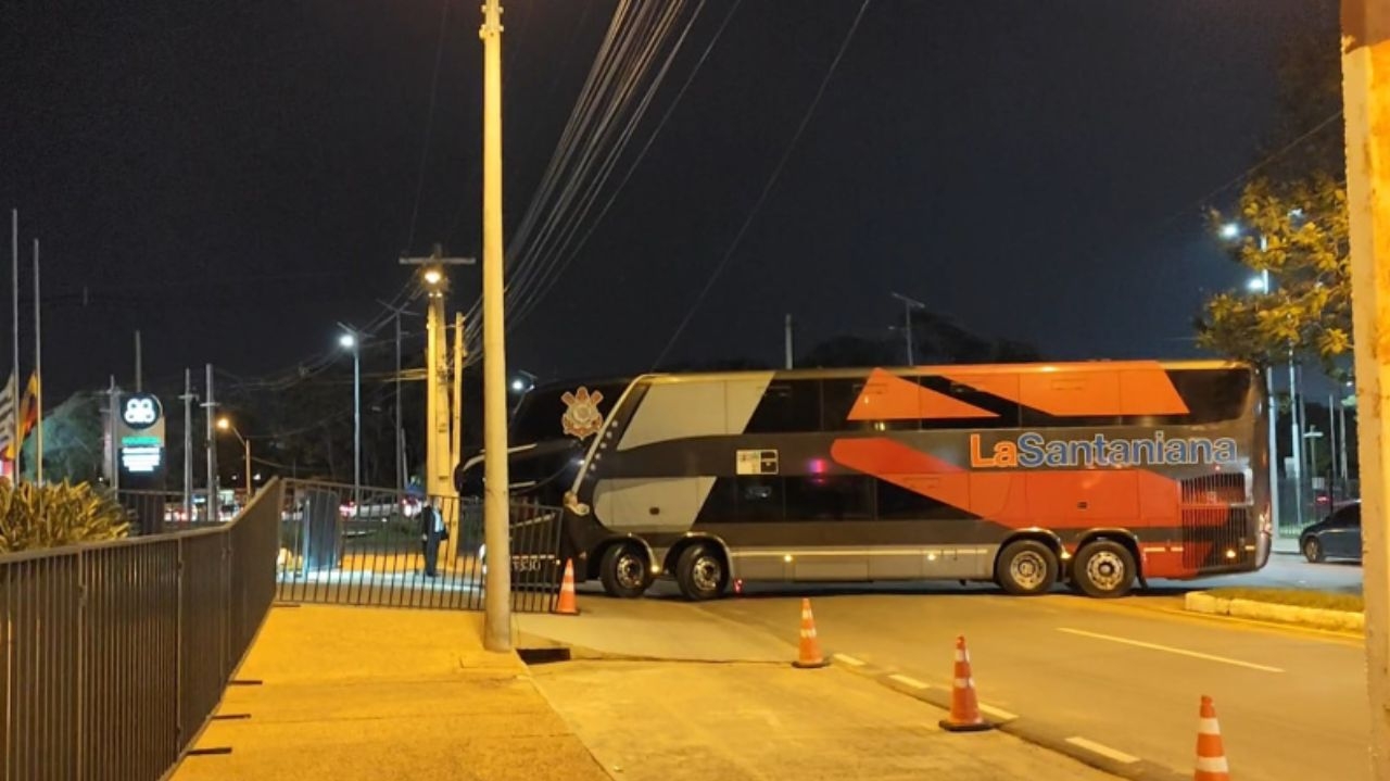 Corinthians desembarca no Paraguai sem Rodrigo Garro e Raniele