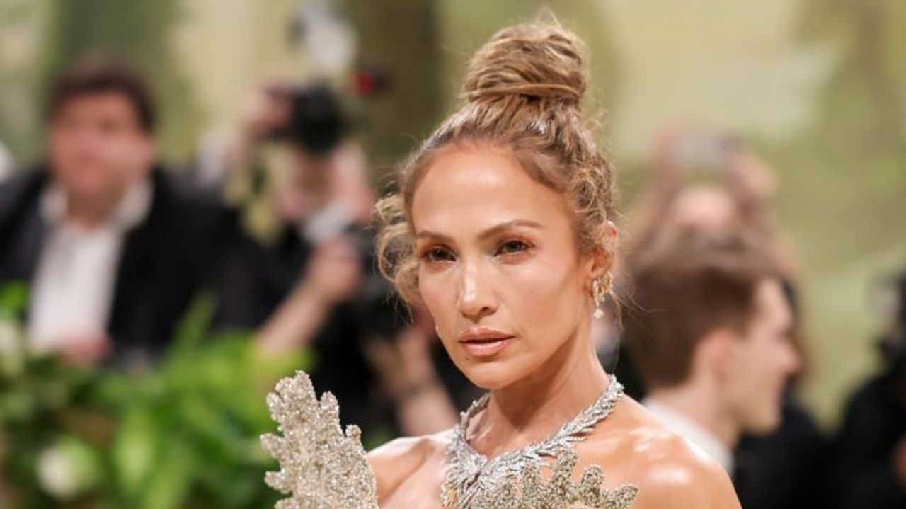 Jennifer Lopez é eleita a mais bem vestida do tapete vermelho Met Gala 2024