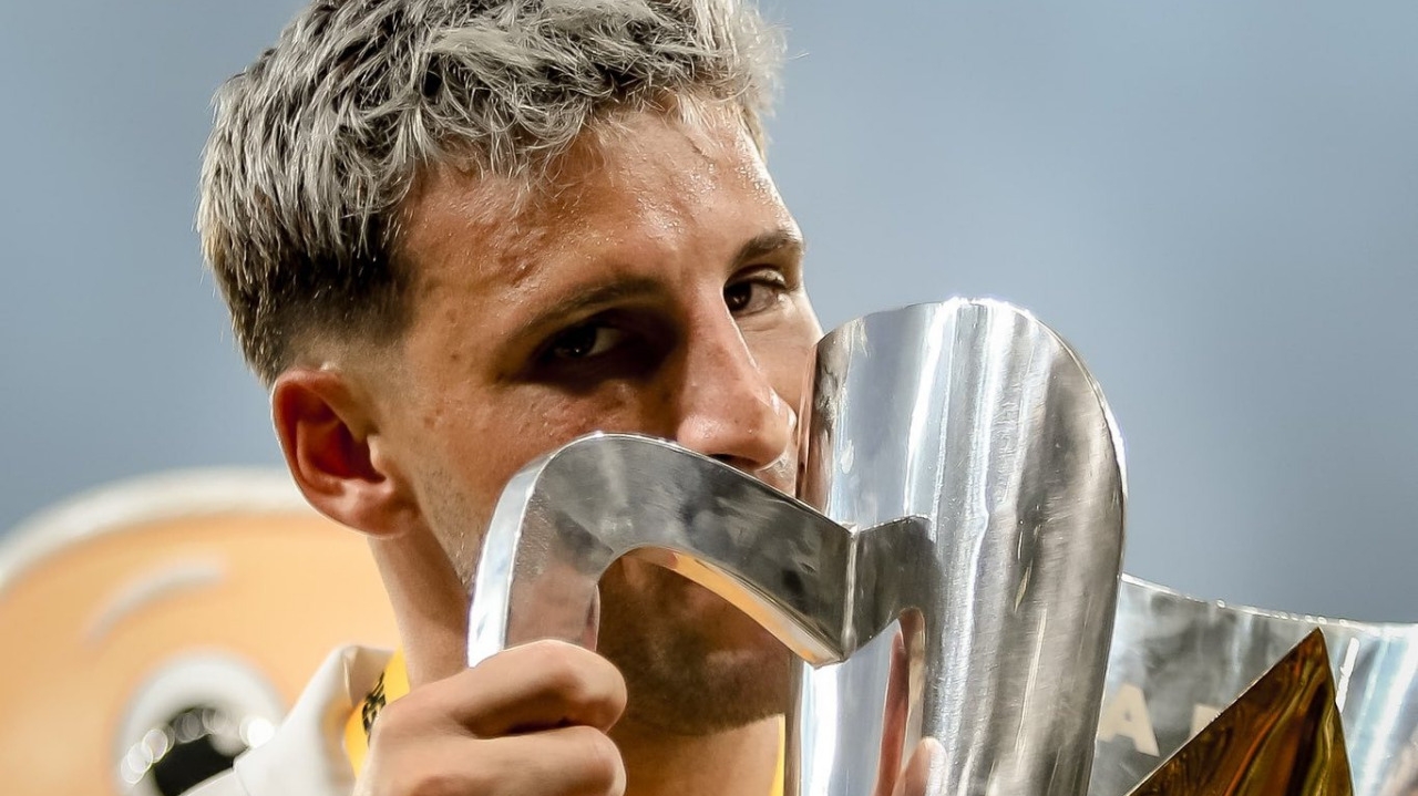 Exames mostram que Calleri tem lesão leve na panturrilha