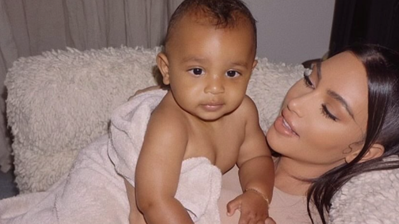 Kim Kardashian celebra aniversário de Psalm, seu filho mais novo