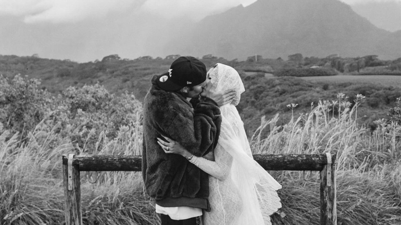 Mãe de Justin Bieber esclarece comentário misterioso sobre gravidez da nora