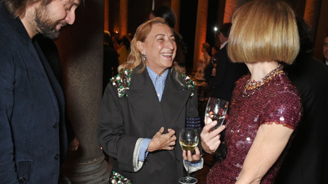 75 anos de Miuccia Prada: relembre looks e momentos marcantes da designer