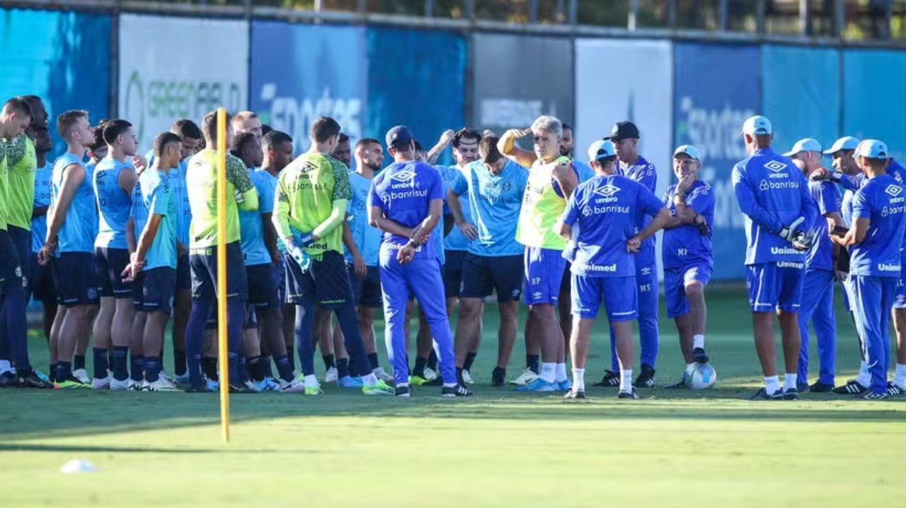 Grêmio estuda forma de retornar aos treinos, mesmo a favor da parada dos jogos