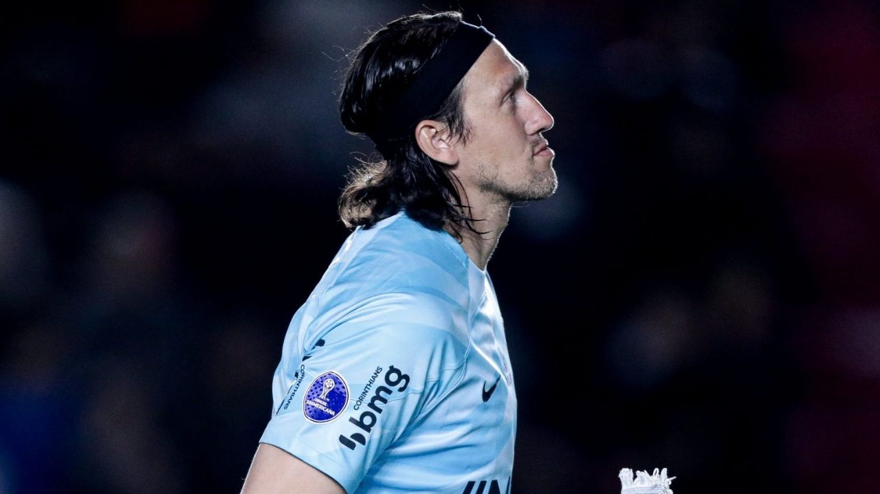 Corinthians envia proposta de renovação para Cássio e espera resposta do goleiro