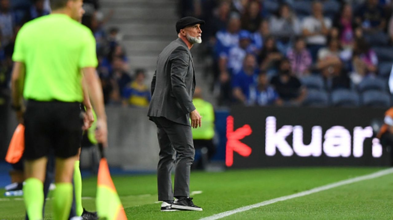 Vasco acerta detalhes e encaminha contratação de Álvaro Pacheco