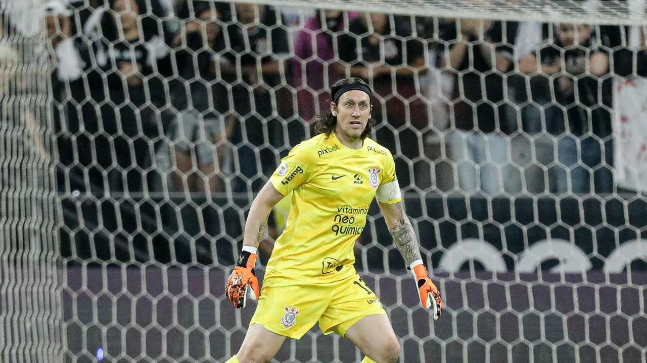 Cássio comunica o desejo de deixar o Corinthians mas a diretoria tentará uma última proposta 