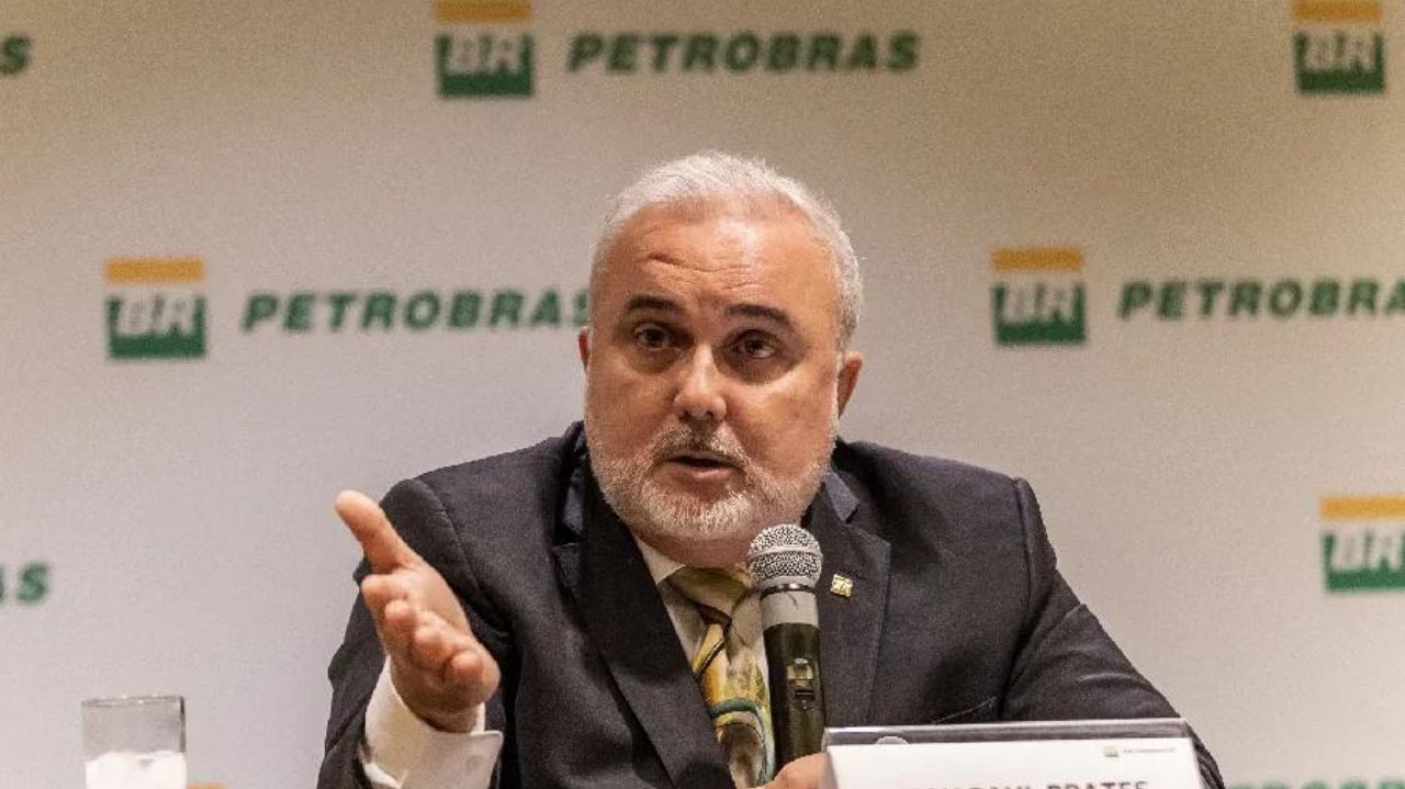 Presidente Lula demite presidente da Petrobras