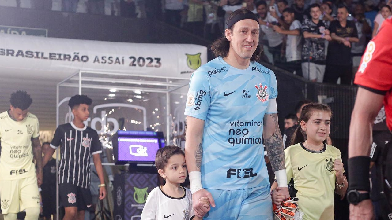 Corinthians não pretende segurar Cássio e analisa a possibilidade de homenagens ao goleiro com a sua saída 