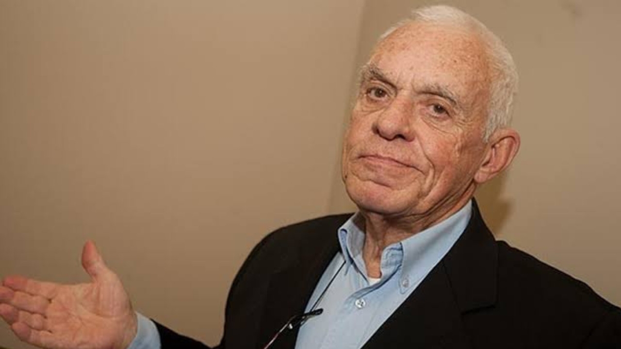 Conheça a história e bordões do narrador Silvio Luiz