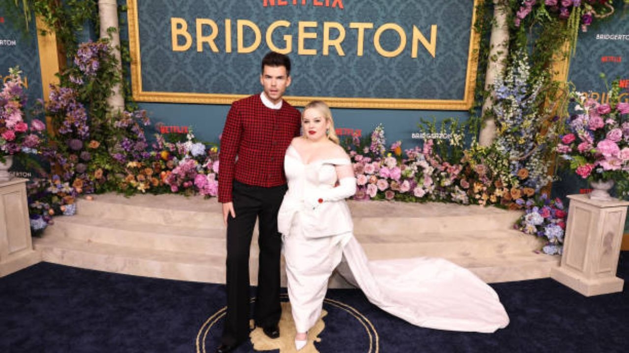 Atriz Nicola Coughlan, de Bridgerton, fala que escolheu suas cenas de nudez