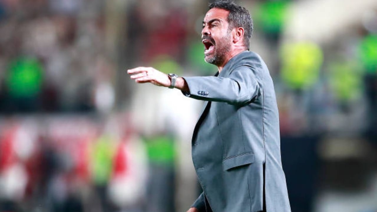 Artur Jorge comemora vitória e classificação do Botafogo pela Libertadores