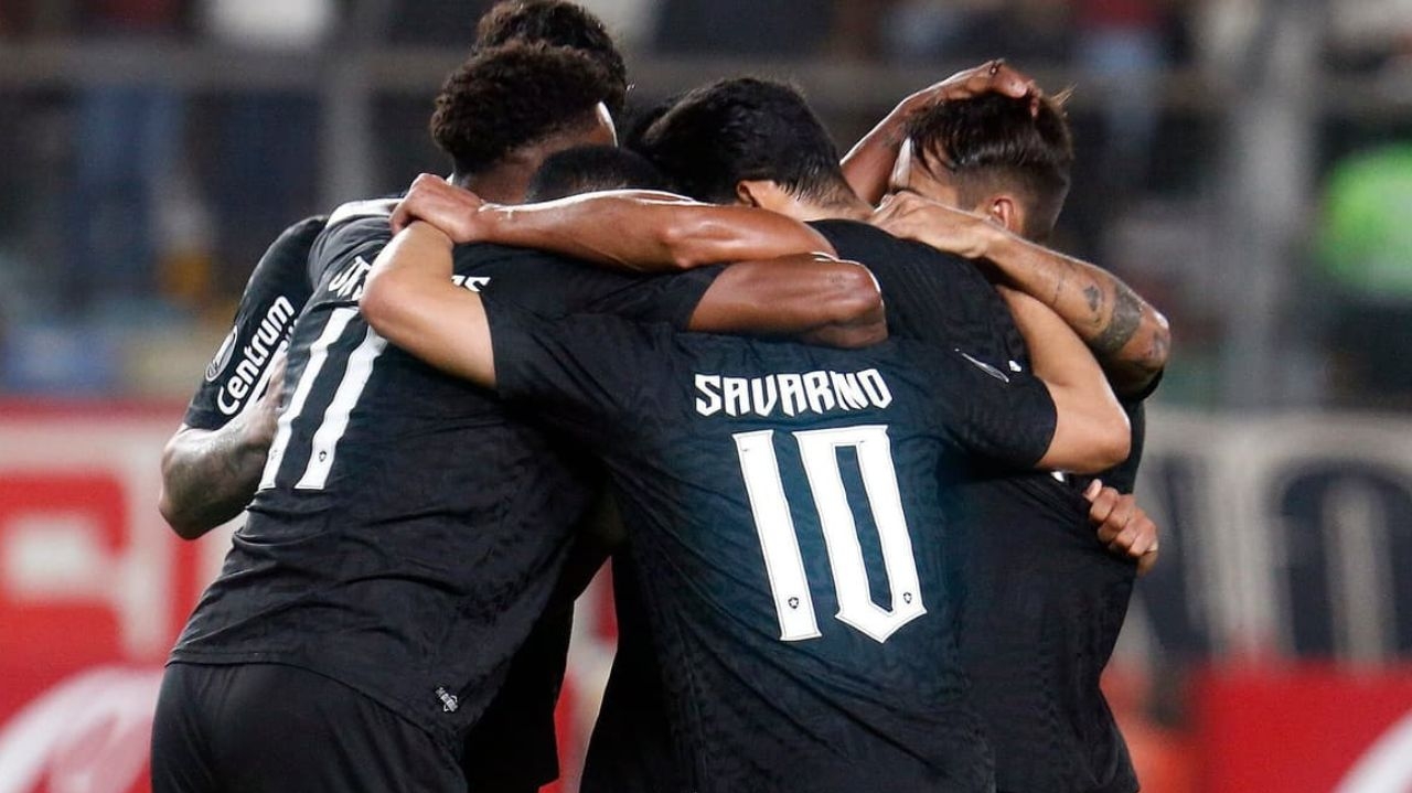 Vitória do Botafogo na Libertadores é marcada por atos racistas no Peru