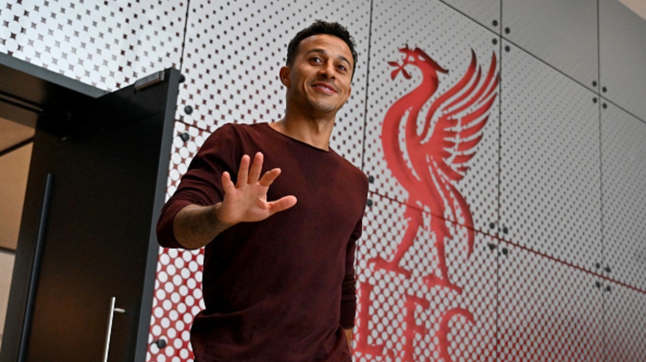 Thiago Alcântara não renovará contrato com Liverpool e estará livre no mercado