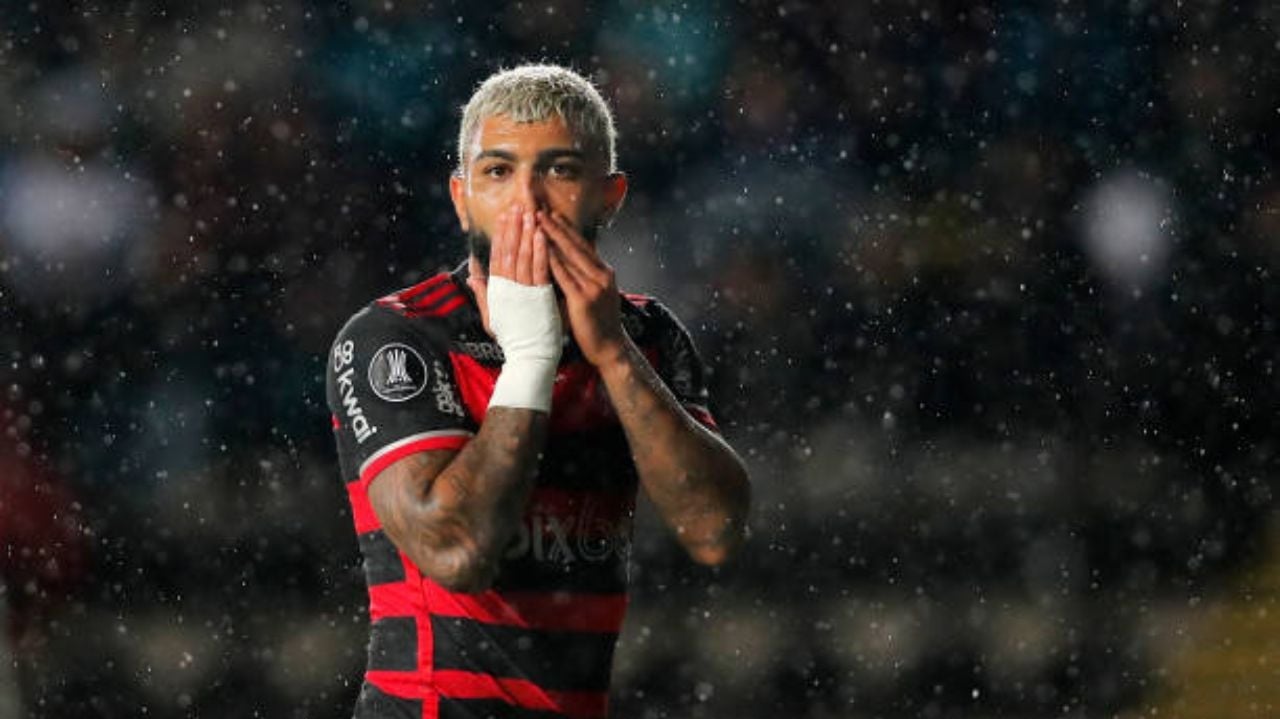 Gabigol admite erro ao usar camisa do Corinthians e pede desculpas: “Não vai acontecer mais”