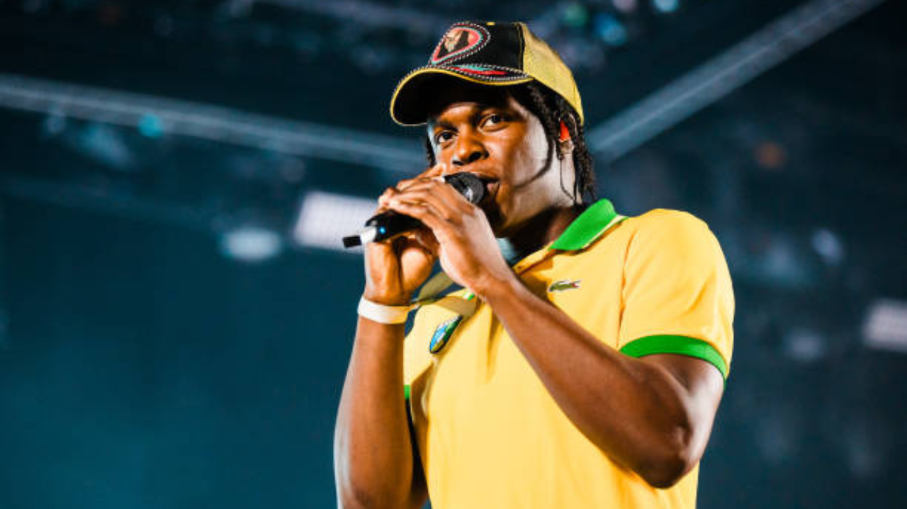 Daniel Caesar emociona o público com seus hits no C6 Fest em São Paulo