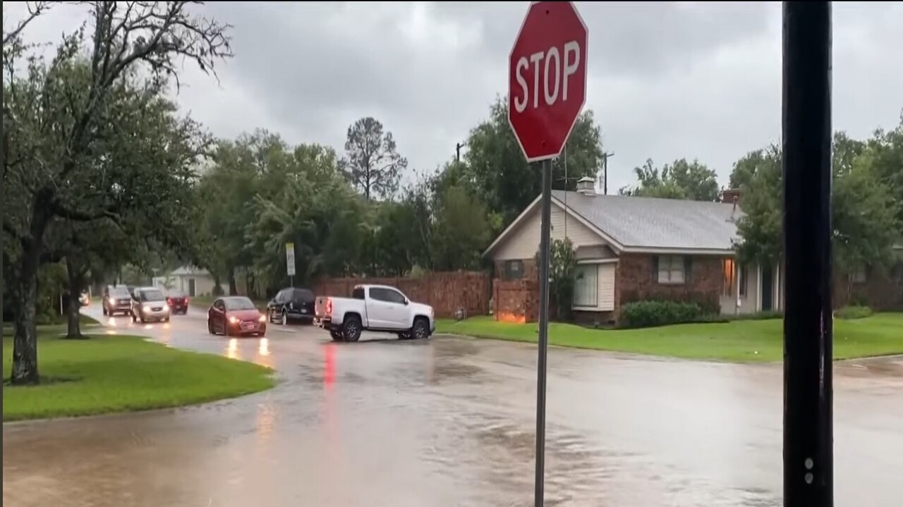 Tempestade devastadora no Texas deixa rastro de destruição e 7 mortes