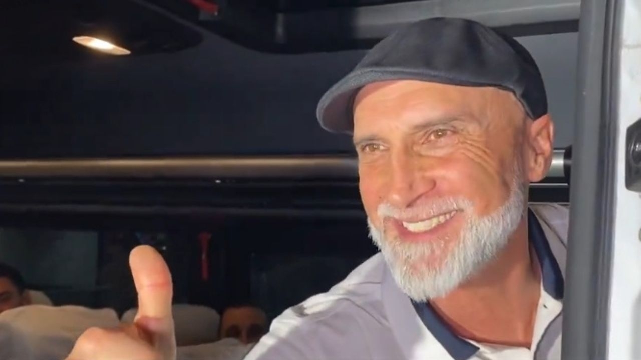 Álvaro Pacheco chega ao Rio para assinar contrato como novo técnico do Vasco