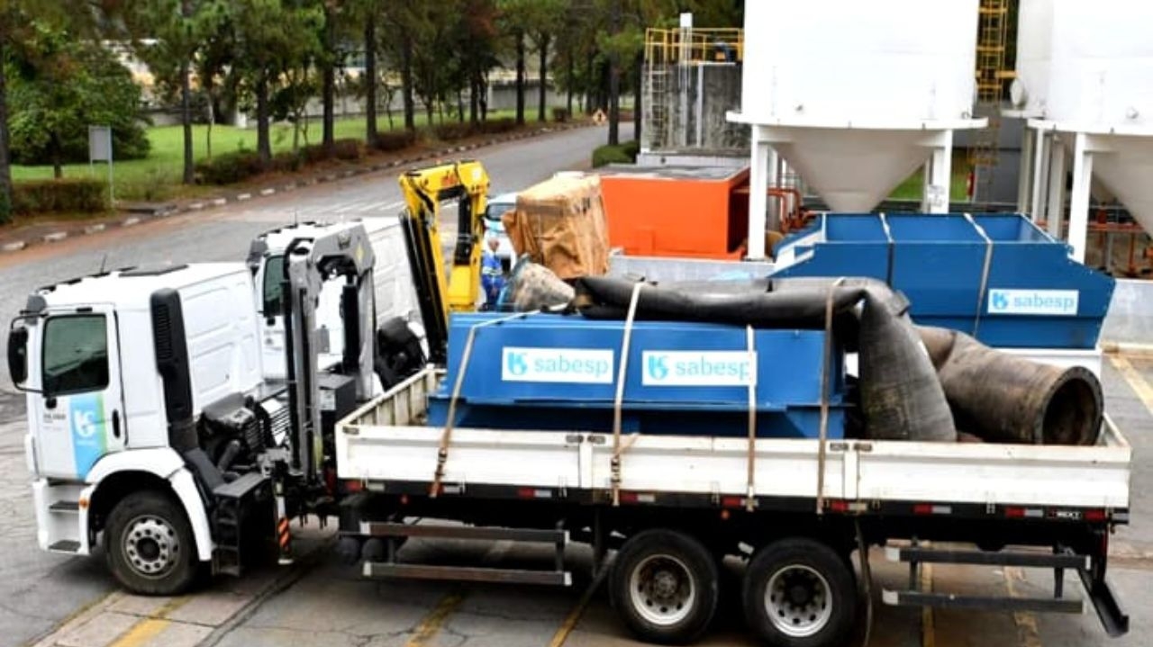 Governo Federal instala apenas duas bombas de drenagem de água no RS