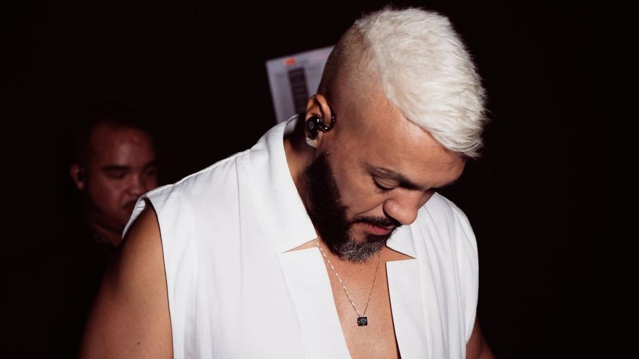 Belo confirma que não usa mais aliança de casamento com Gracyanne Barbosa