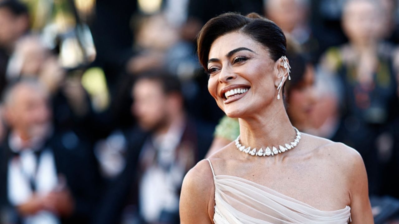 Juliana Paes chama atenção no tapete vermelho do Festival de Cannes