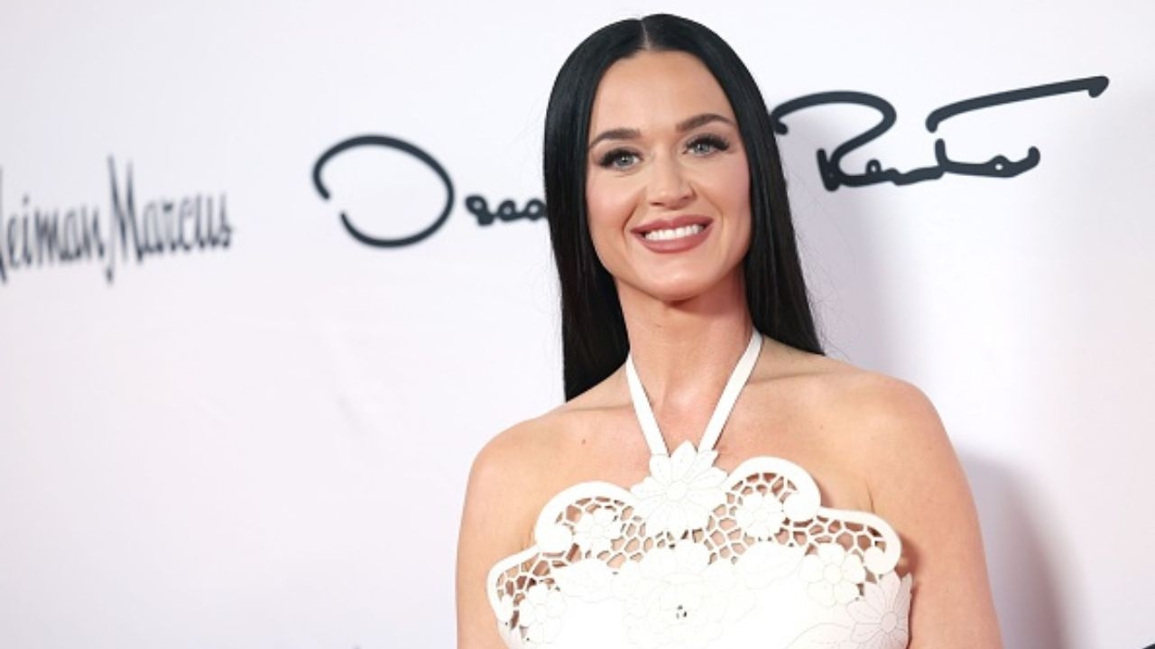 Katy Perry muda o visual de suas redes sociais para anunciar sua nova era