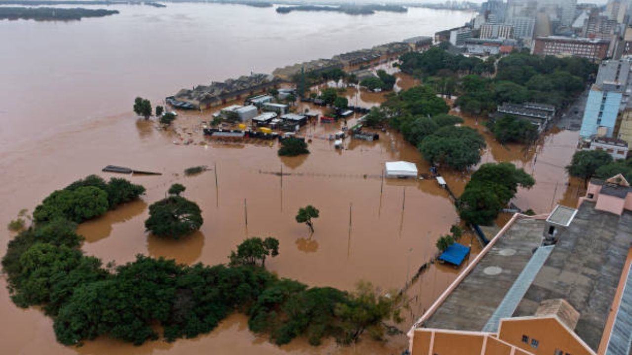 Nível da água do Guaíba volta a subir no município de Porto Alegre