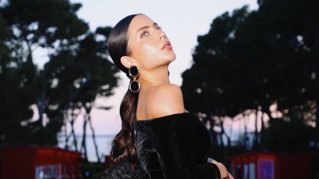 Jade Picon brilha no evento da amfAR em Cannes