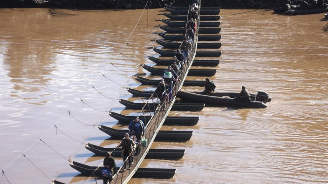 Chuvas intensas rompem passarelas e isolam municípios no RS