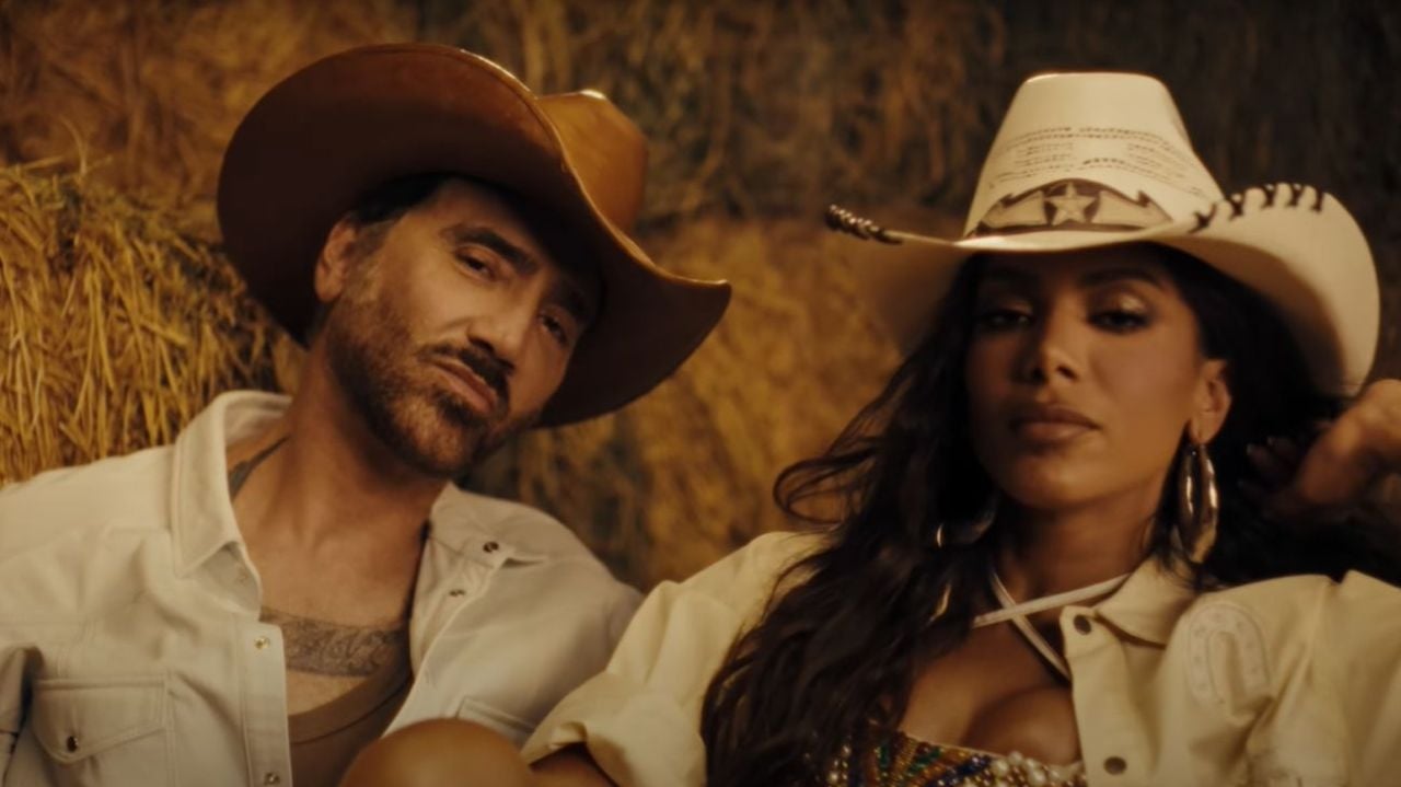 Anitta se torna rainha do country mexicano no clipe de Alejandro Fernandez