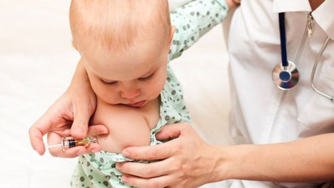 Poliomielite: descubra como funciona e esquema de vacinação