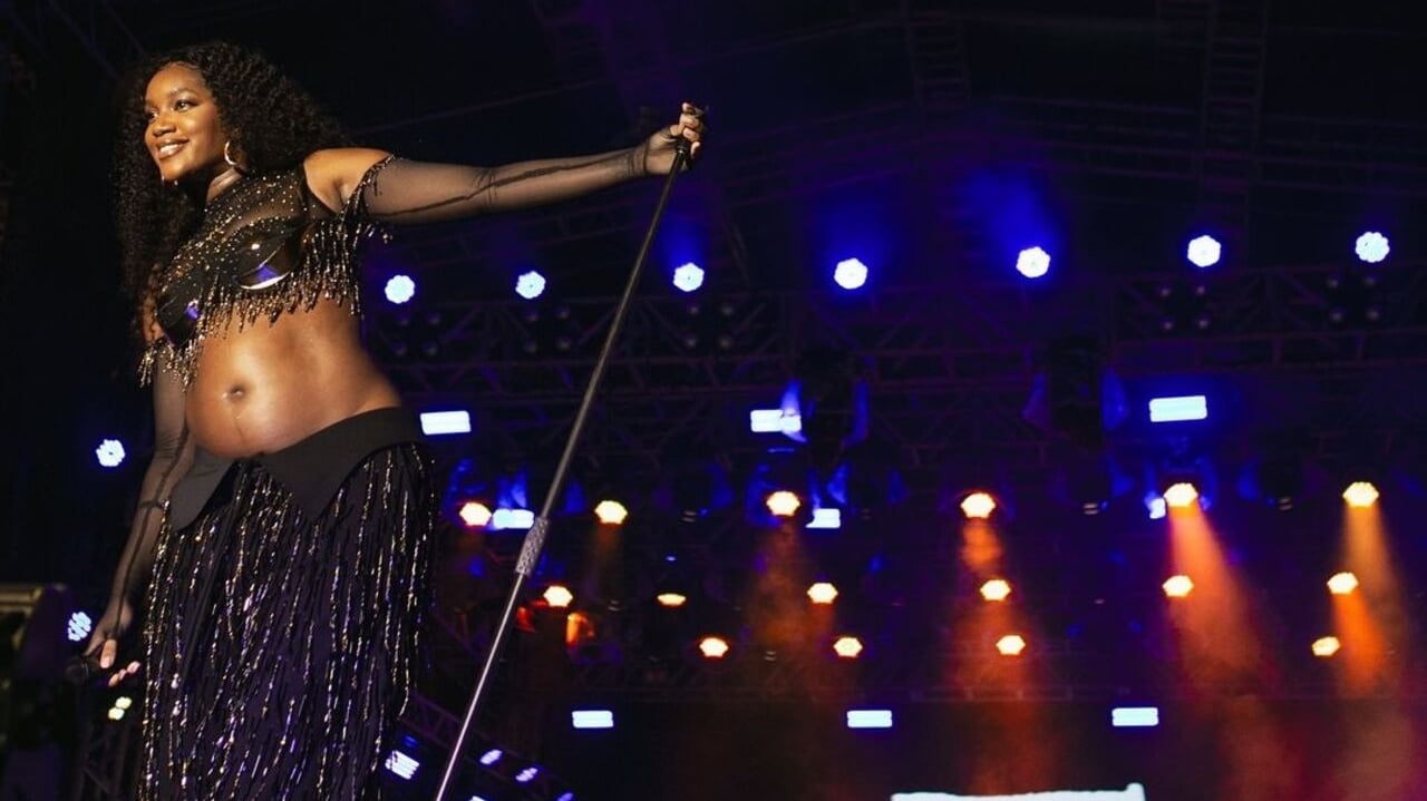 Em ótima fase na carreira, Iza se mantém fiel às raízes do cenário musical