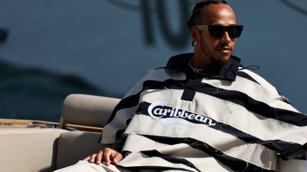 Lewis Hamilton chega à Itália e reflete sobre sua trajetória profissional