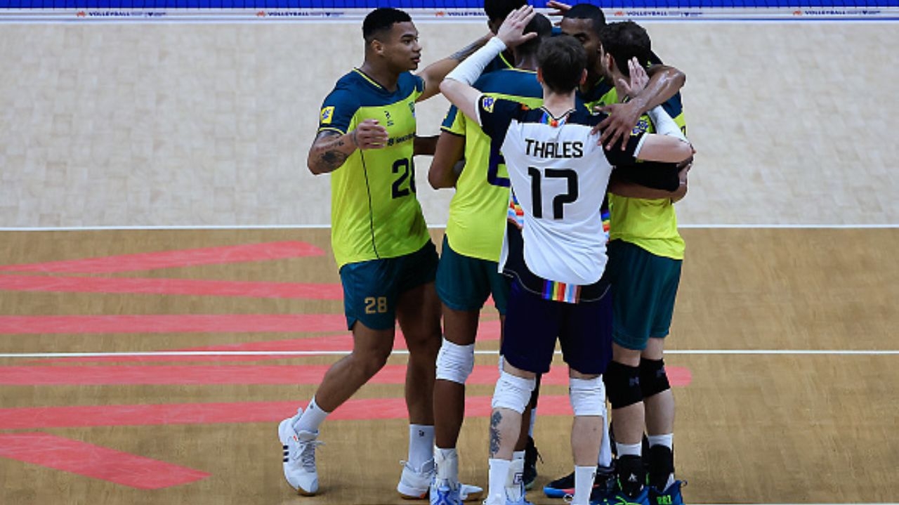 Destaques da Seleção Brasileira de Vôlei falam sobre mentalidade em viradas