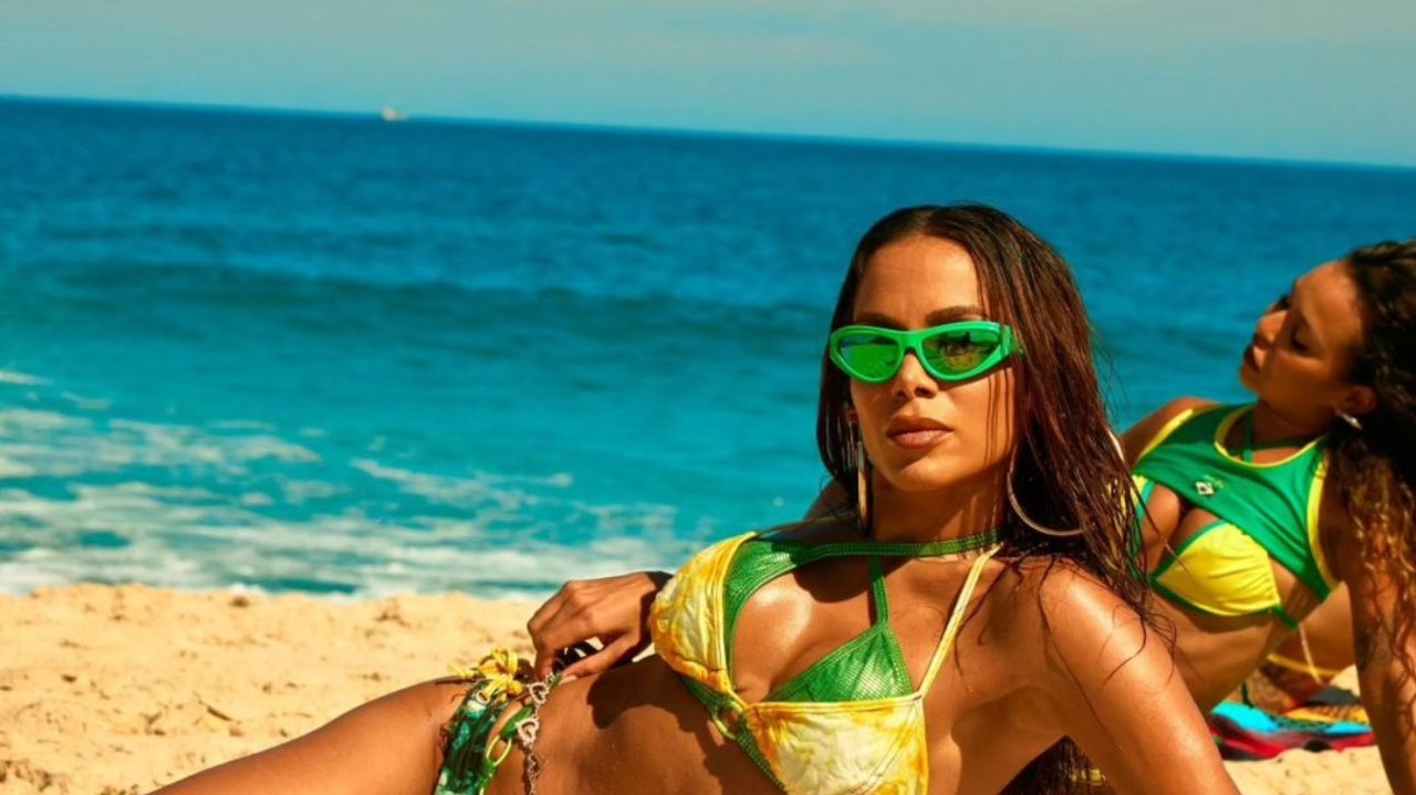 Anitta divulga trecho do videoclipe de “Fria”