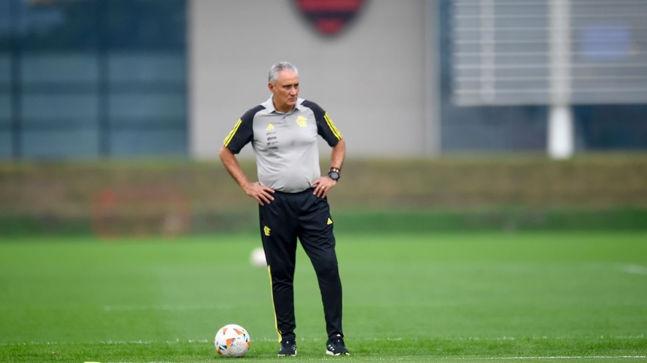 Tite deve escalar Flamengo com a zaga reserva em jogo pela Libertadores