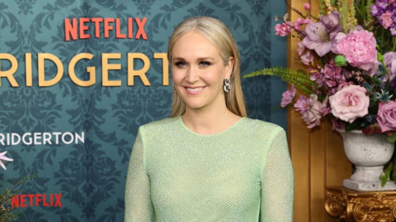 Jess Brownell fala sobre livros usados como base para “Bridgerton”