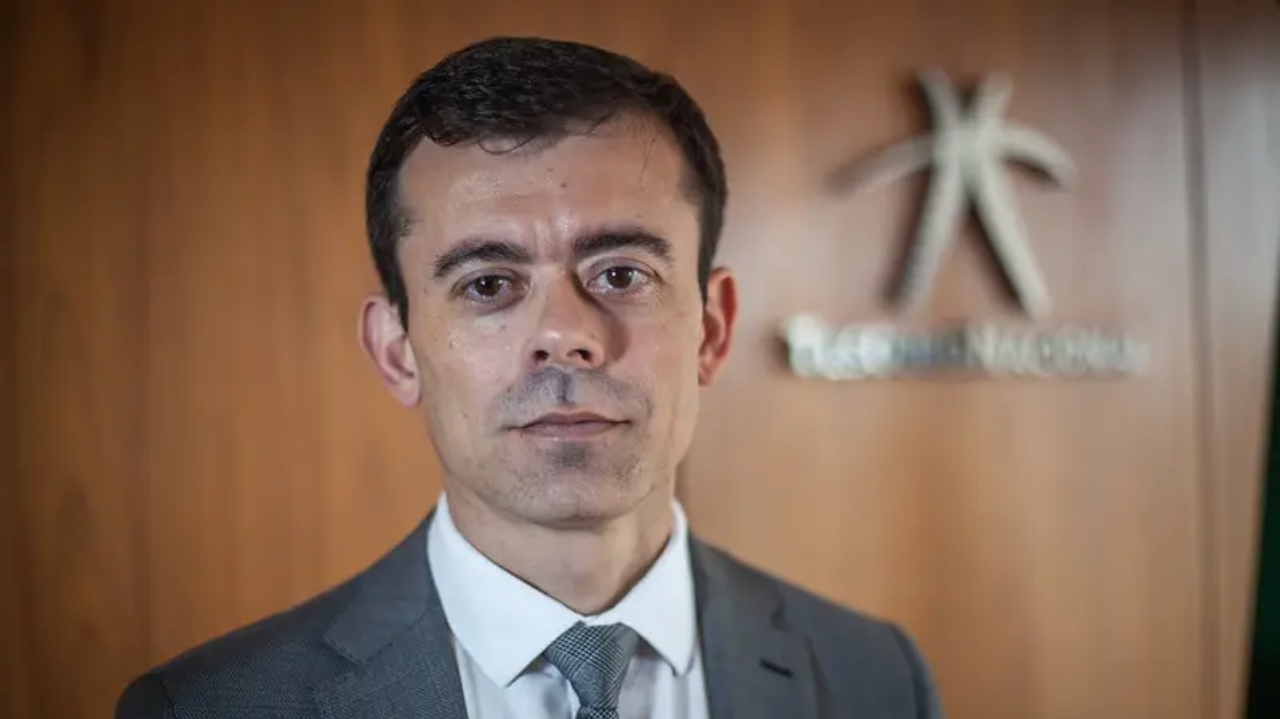 Rogério Ceron fala sobre MP para reconstruir indústrias no RS: “Crédito é fundamental”