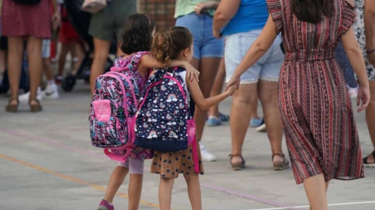 Escolas Municipais de Porto Alegre reabrem após melhora no clima