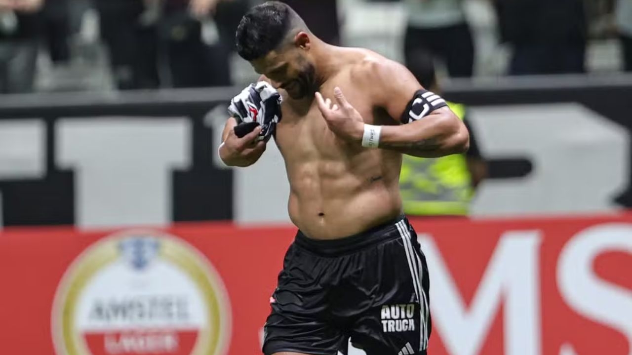 Hulk encerra jejum e se torna o maior artilheiro do Atlético em competições internacionais