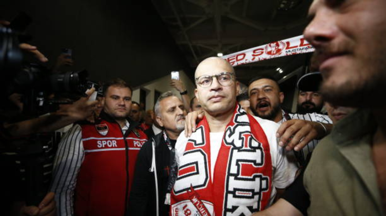 Alex assume comando do Antalyaspor e inicia nova fase