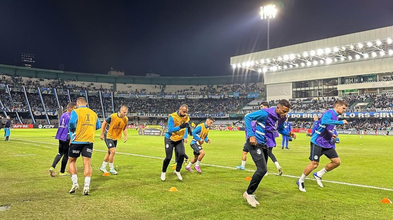 Grêmio joga primeira partida após tragédia no RS