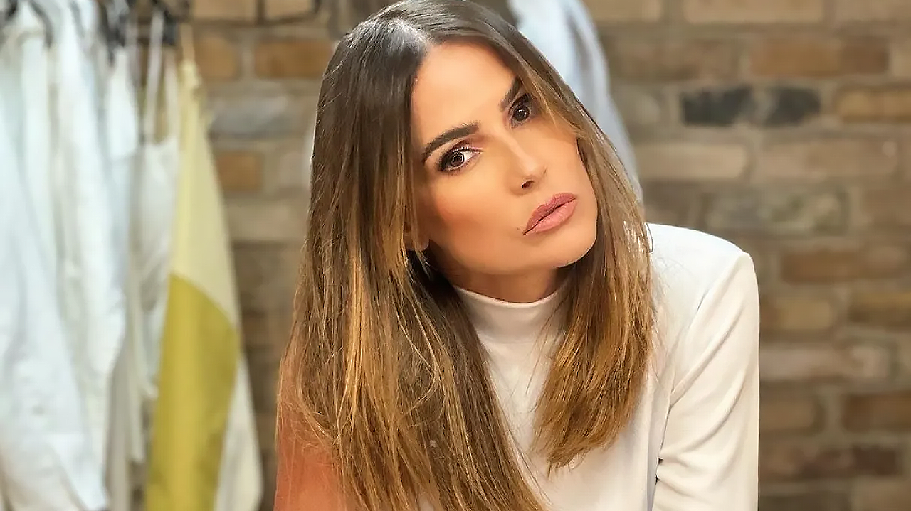 Deborah Secco desabafa sobre como lida com críticas: “tentando ser mais livre”
