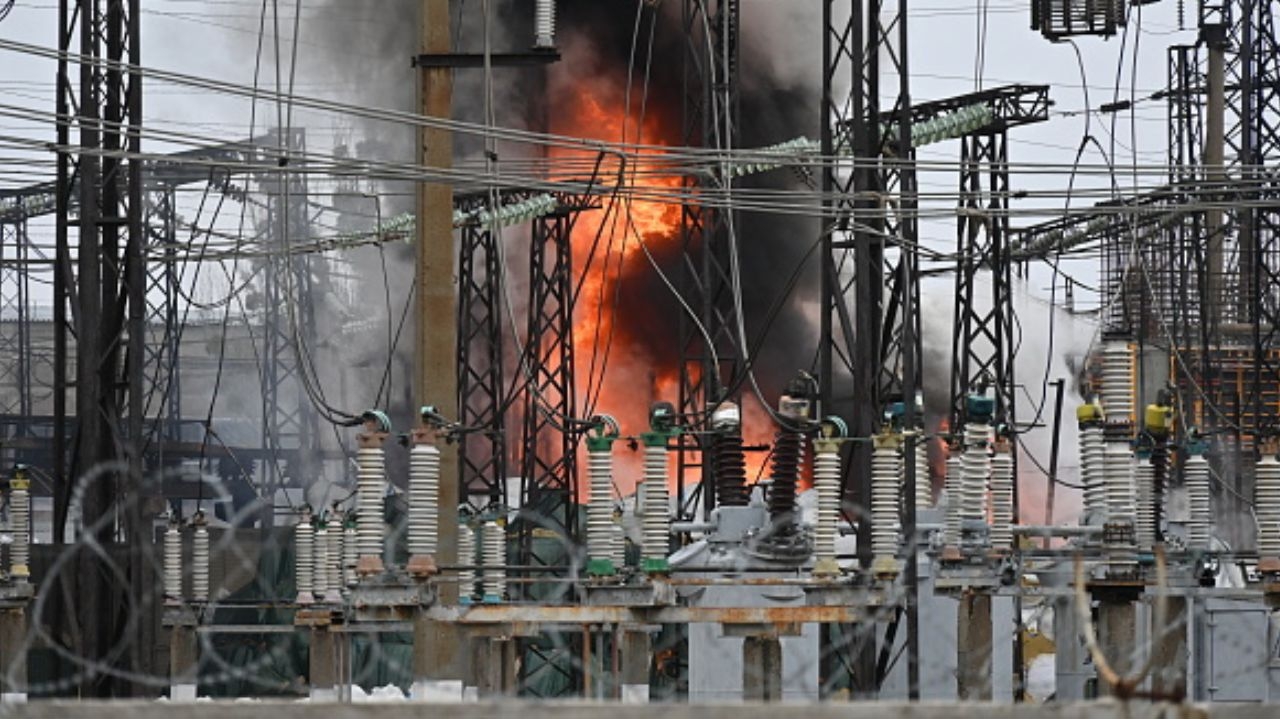 Rússia ataca Ucrânia gerando danos na estrutura do país